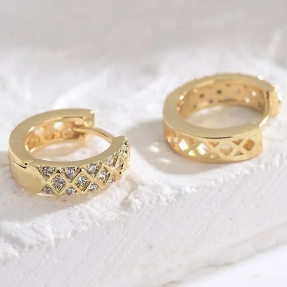 NWT 18K Gold Plated Zircon Encrusted Hoop Earrings | Huggie Hoops | Diamond - Picture 4 of 6